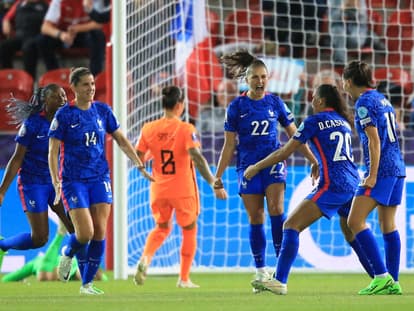 Perisset après avoir marqué son penalty lors du quart de finale de l'Euro 2022 entre la France et les Pays-Bas