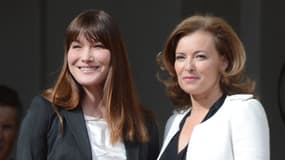 Carla Bruni-Sarkozy et Valérie Trierweiler, le jour de la passation de pourvoir entre Nicolas Sarkozy et François Hollande, le 15 mai 2012.