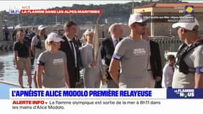 Villefranche-sur-Mer: la flamme olympique arrive au port, portée par Alice Modolo