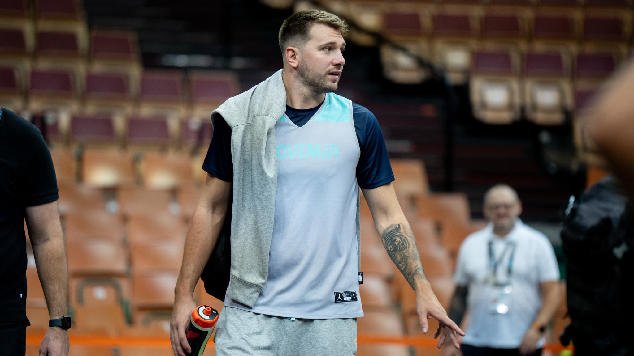 EUROBASKET 2025: COMMENT LES BLEUS SE PRÉPARENT À AFFRONTER DONCIC ET SON EFFRAYANTE TRANSFORMATION PHYSIQUE