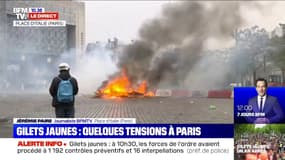 Gilets jaunes: quelques tensions à Paris, un feu allumé place d'Italie