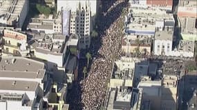 Mort de George Floyd: une foule impressionnante défile dans les rues de Los Angeles