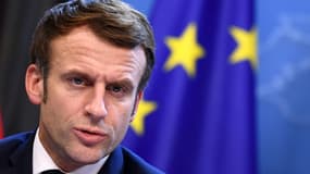 Le président français Emmanuel Macron, à une conférence de presse lors d'un sommet européen, à Bruxelles, le 17 décembre 2021