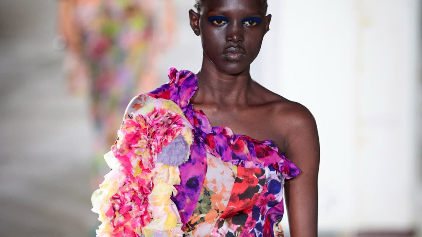 Collection femme printemps-été 2023 de Dries Van Noten Collection femme printemps-été 2023 de Dries Van Noten