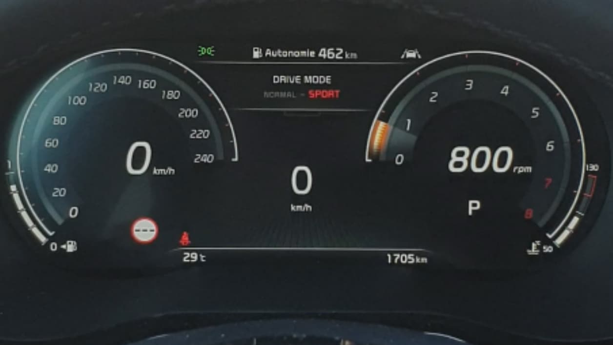 Les compteurs numériques de ce Kia XCeed, en mode sport. Les compteurs numériques de ce Kia XCeed, en mode sport.