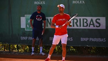 Novak Djokovic à l'entraînement sur la terre battue de Monte-Carlo