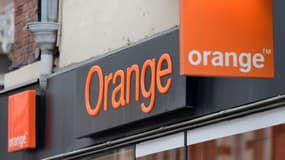 Alors que les agences bancaires sont vides, les boutiques Orange sont pleines, remarque un expert.