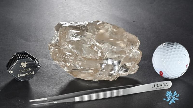 Le diamant trouvé dans une mine du Botswana est l'un des plus gros du monde avec 2.492 carats.