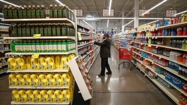 (Image d'illustration) Un homme a menacé d'ouvrir le feu dans un supermarché en raison du nombre, trop faible à ses yeux, de personnes portant des masques