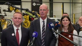 Le ministre de l'Économie Éric Lombard à l'usine Renault de Flins, ce mercredi 3 septembre 2025. 