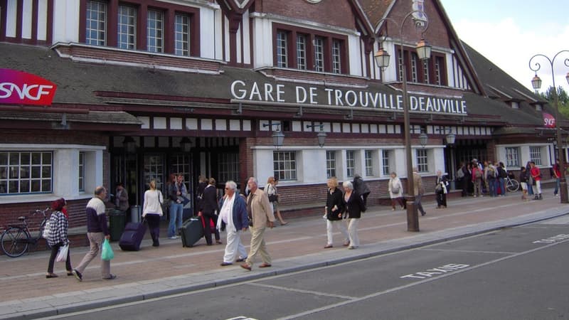 Dimanche 1er janvier, les usagers du train de 7h38 ont trouvé les portes de la gare closes.