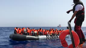 SOS Méditerranée lors d'une opération de sauvetage le 9 août 2019.