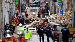 Les gravats dans la rue d'Aubagne. 