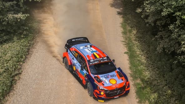 Le Belge Thierry Neuville et son copilote Martijn Wydaeghe lors de l'ES2 du rallye d'Estonie, près d'Otepää, le 16 juillet 2021