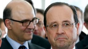 Contrairement à François Hollande, Pierre Moscovici a affirmé que les impôts allaient bien augmenter en 2014.