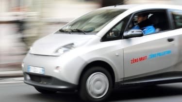 Bolloré devrait introduire en Bourse Blue Solutions, la structure en charge de la conception et du développement des batteries électriques d'AutoLib’.