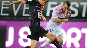 Romain Danzé à la lutte avec Nicolas Benezet
