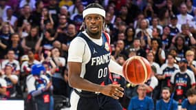 Sylvain Francisco avec l'équipe de France le 9 août 2023