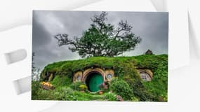 La maison de Bilbon et de Frodon Sacquet à Hobbitebourg, lieu fictif construit en Nouvelle-Zélande.