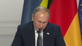Poutine salue au sommet de Paris un "pas important" vers une désescalade en Ukraine