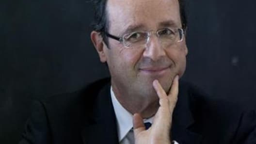 Le candidat socialiste à la présidentielle, François Hollande, revient sur son parcours personnel, son ambition pour la France et dresse le portrait de ses adversaires dans son livre "Changer de destin" qui sort jeudi, à deux mois du rendez-vous électoral