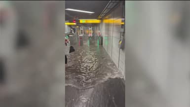 Une station du métro lyonnais lors d'une inondation.