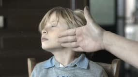 Image extraite du spot "Il n'y a pas de petite claque" réalisé par la Fondation pour l'enfance.