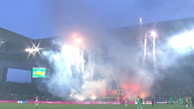 Les feux d'artifice à Geoffroy-Guichard qui ont interrompu ASSE-Monaco