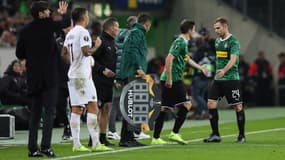 Un remplacement lors d'un match de Ligue Europa, à Mönchengladbach le 7 novembre 2019