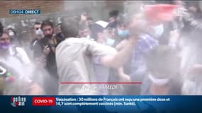 Après François de Rugy, Jean-Luc Mélenchon à son tour enfariné