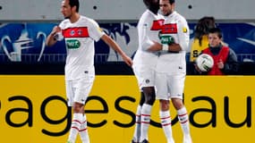 Pastore félicité par Sissokho et Nene après l'ouverture du score