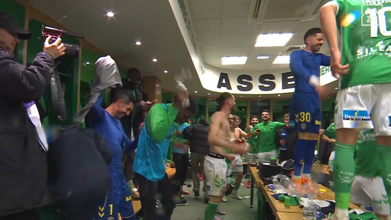 La grosse fête dans le vestiaire de Saint-Etienne après le derby, 20 avril 2025
