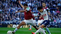 Jean-Clair Todibo et Heung-Min Son, à Londres le 19 octobre 2024