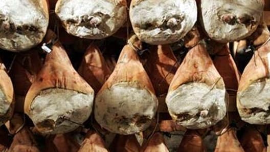 Le Jambon de Bayonne, dont la filière s'est renforcée depuis l'obtention d'une identification géographique protégée (IGP), se tourne vers l'exportation et veut conquérir les Etats-Unis, le plus grand marché au monde pour le jambon sec. /Photo d'archives/R