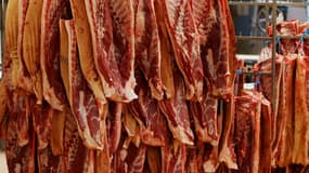 La cour d'appel a confirmé sur le fond la culpabilité de la société BVD (Bretagne viande distribution). L'abattoir a été condamné à un total de 22.800 euros d'amende, soit 19 amendes de 1200 euros chacune.
