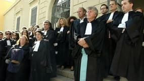 Avocats, magistrats et greffiers devant le tribunal d'Ajaccio, mercredi matin