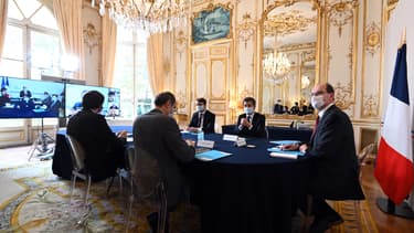Le gouvernement durant sa visioconférence avec les représentants des principaux cultes.