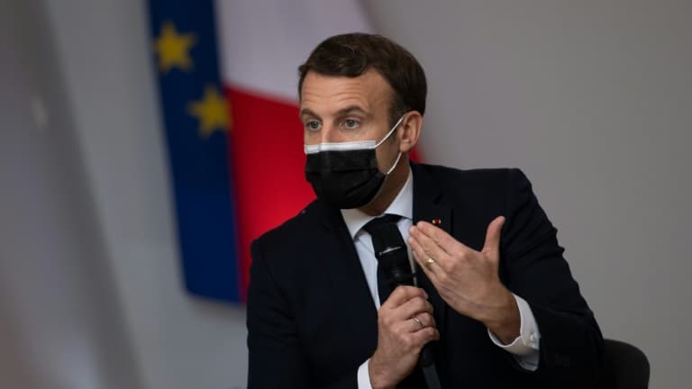 Emmanuel Macron lors d'un déplacement à Tours le 5 janvier 2021