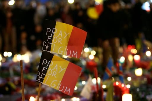De l'aéroport de Zaventem à la place de la Bourse, en plein coeur de la capitale, Bruxelles était recueillie et émue De l'aéroport de Zaventem à la place de la Bourse, en plein coeur de la capitale, Bruxelles était recueillie et émue