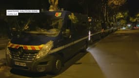 Des véhicules de gendarmerie à Nanterre, dans la nuit du 13 au 14 juillet 