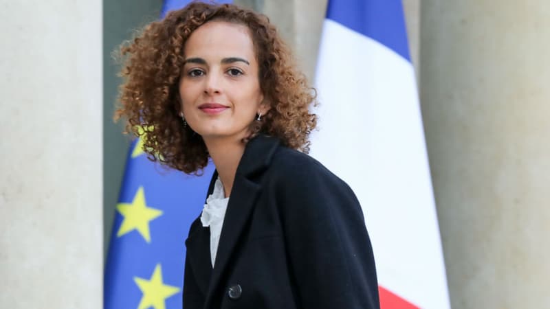 Leila Slimani dans la cour de l'Elysée, le 6 novembre 2017