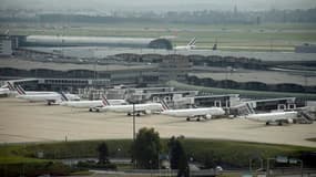 6 avions sur 10 étaient cloués sur le tarmac ce jeudi, quatrième jour de grève.