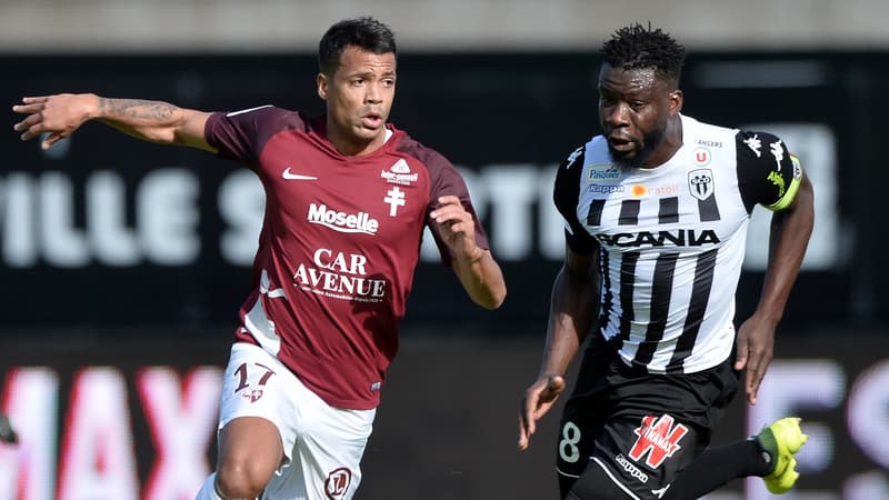 Mathieu Dossevi (à gauche) a porté le FC Metz vers la victoire