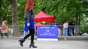 Un centre de vaccination sans prise de rendez-vous tenu par la Croix rouge place de la République à Paris, le 29 juin 2021.