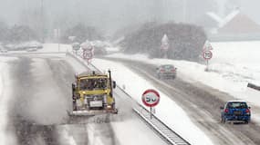L'alerte orange neige et verglas a été levée lundi après-midi en Rhône-Alpes. La neige a perturbé la circulation dans de nombreux départements de l'est.