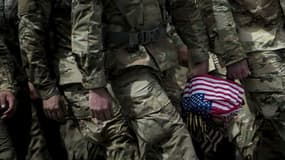Des soldats américains lors d'une cérémonie en mai 2017 au cimetière national d'Arlington, en Virginie