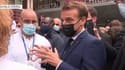 Covid-19: Emmanuel Macron interpellé par des soignants demandant "plus de fric"
