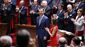 Le roi Felipe VI s'est inscrit dans les pas de son père mercredi à l'Assemblée nationale