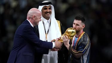 Lionel Messi avec la Coupe du monde après France-Argentine