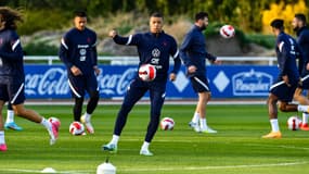 Kylian Mbappé à l'entraînement avec l'équipe de France, à Clairefontaine  le 23 mars 2022